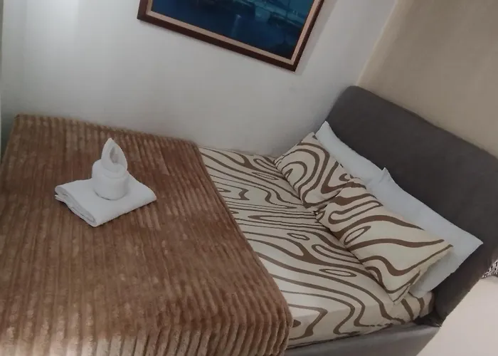Sea Staycation Near Moa By R&g Apartment Manila